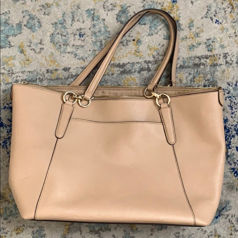 Mid size Coach tote bag